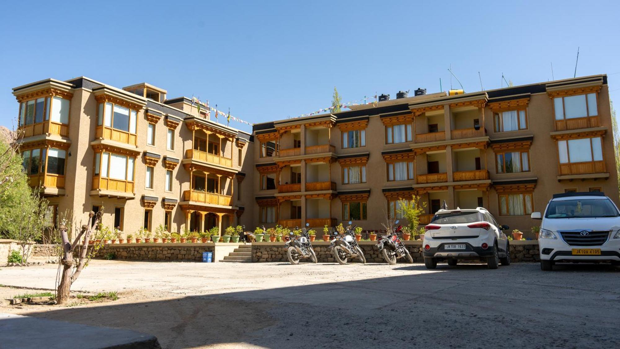 The Saraha Hotel Leh Exterior photo